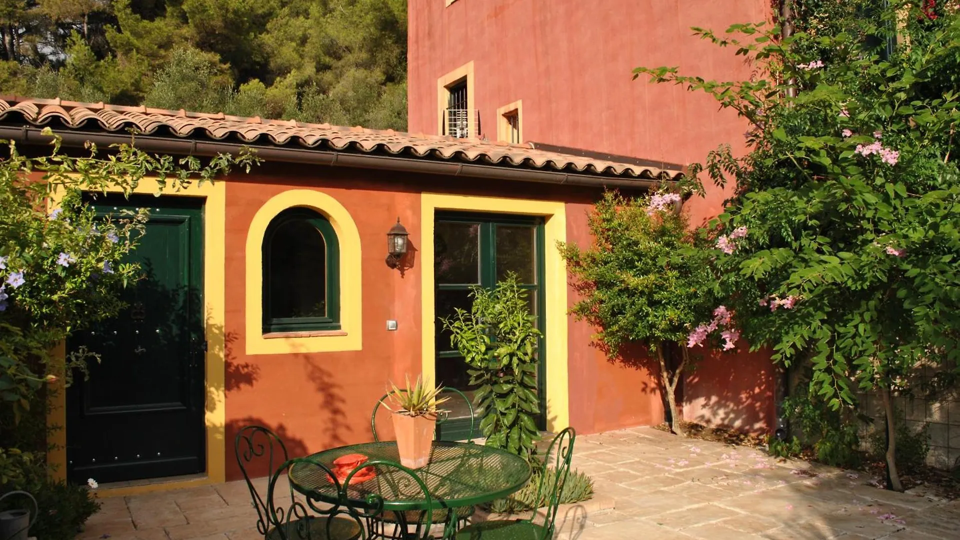 Sous L'Olivier Bed and Breakfast Menton Bed & Breakfast