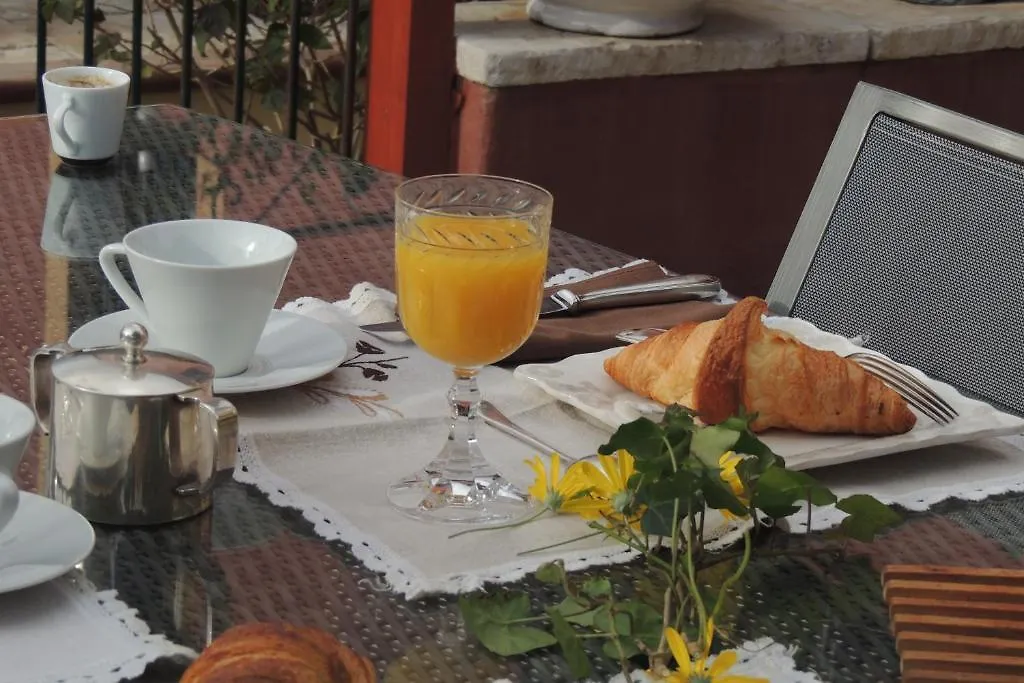 Sous L'Olivier Bed and Breakfast Menton Frankrijk